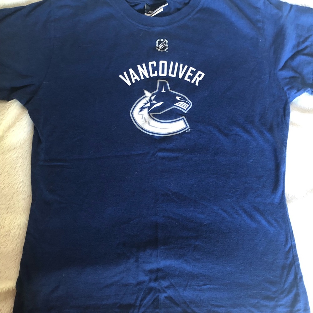Vancouver Canucks t-shirt (Luongo)
